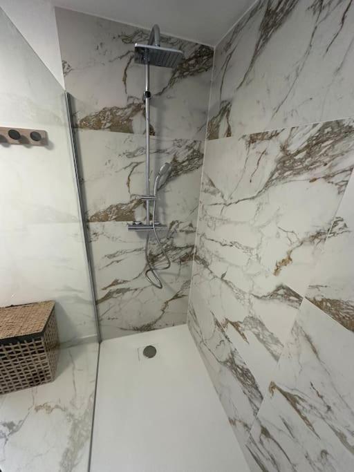 Magnifique Appartement F3. 4 A 6 Personnes Lutterbach Luaran gambar